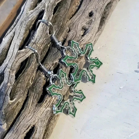 Fashion Jewelry Jewelry - Enameled Snowflake Drops Silver Green Winter Christmas Holidays Earring
